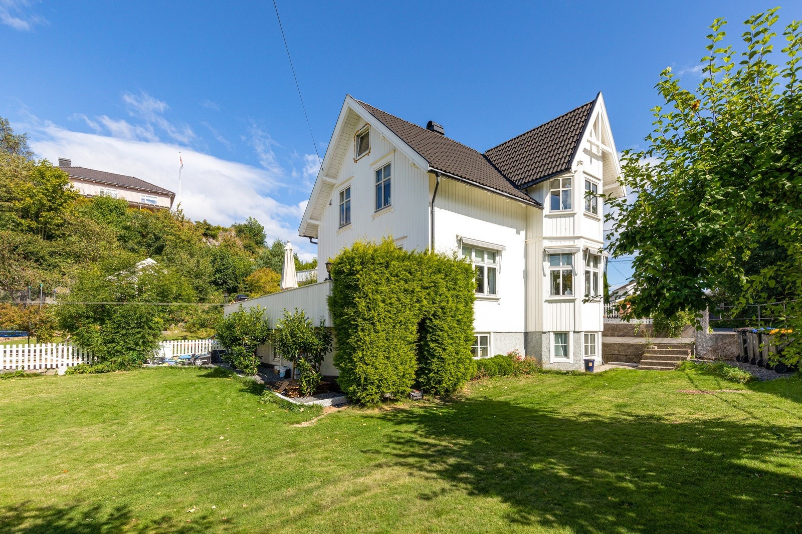 Idyllisk og koselig i en populørt, barnevennlig og stille nabolag. Galleribilde