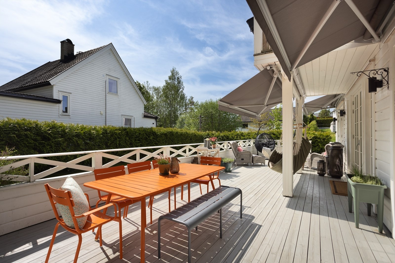 Her kan varme sommerdager nytes og barna kan løpe og leke fritt. Galleribilde