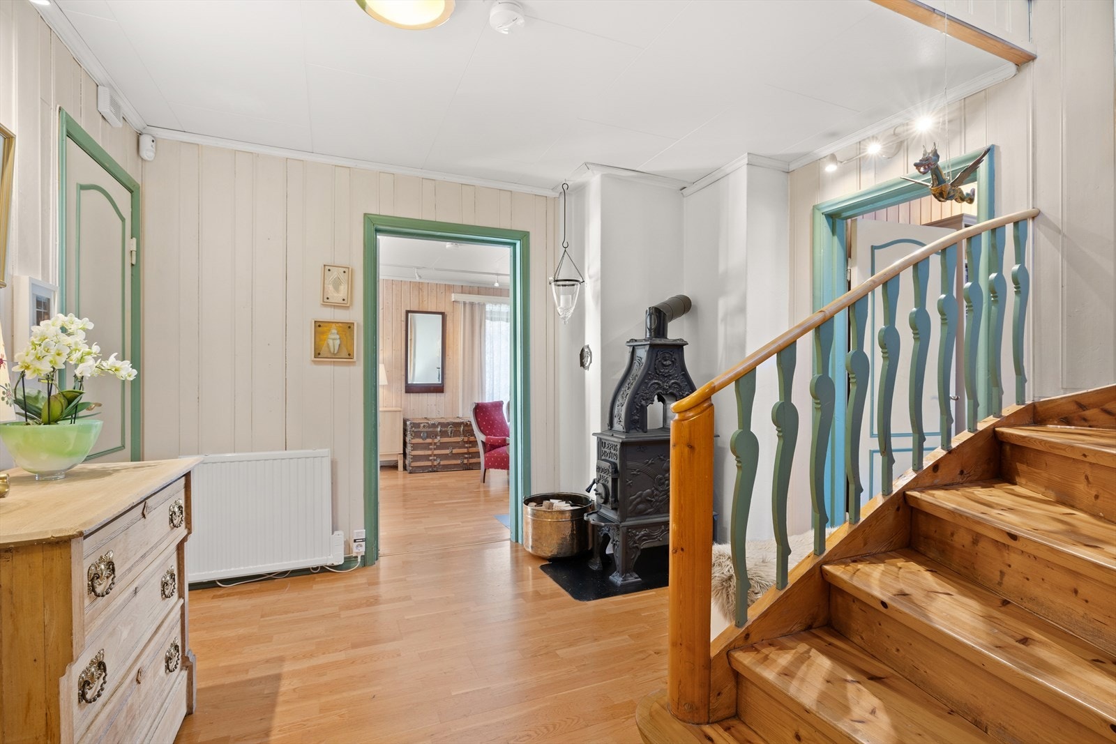 Trestavs parkett i stue soverom og entré/hall Galleribilde