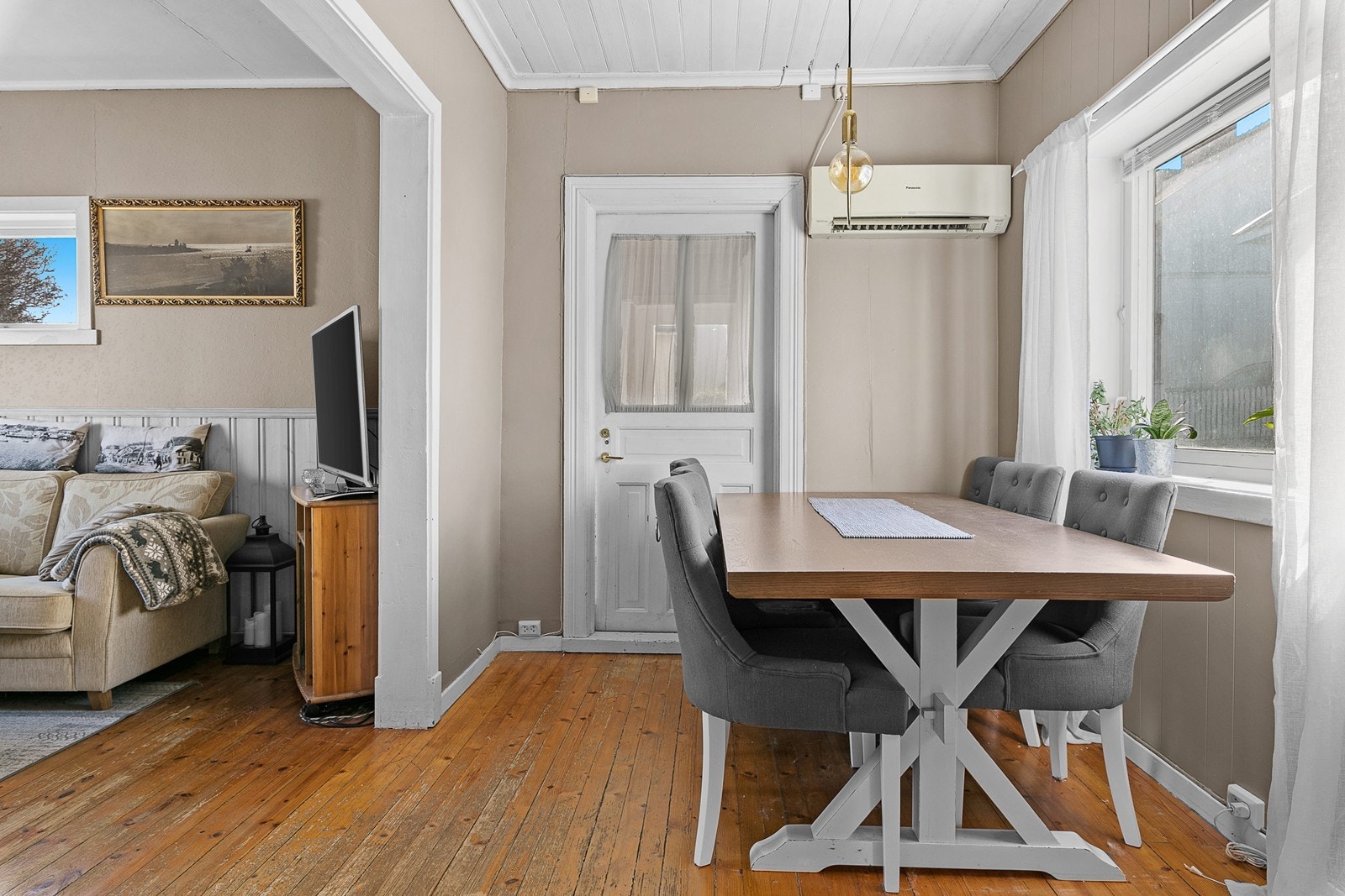 Det er etablert vegghengt varmepumpe Galleribilde