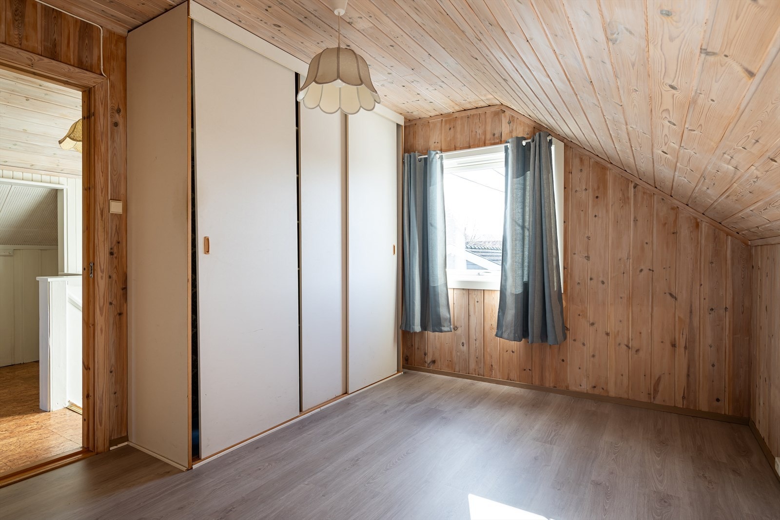 Soverom 3. Alle soverom har garderobeskap. Galleribilde