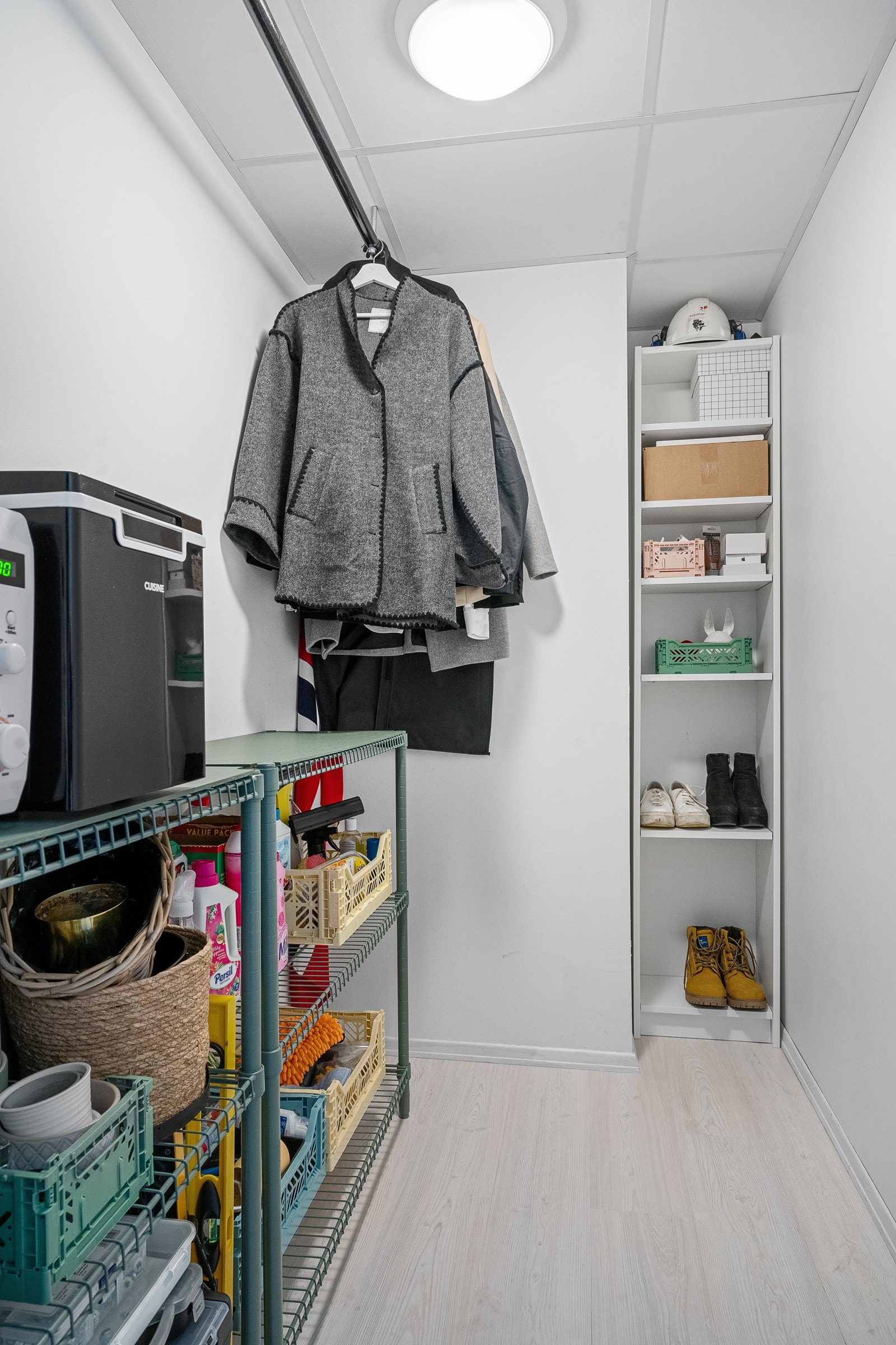 Praktisk innvendig bod med tilkomst fra gangen. Galleribilde