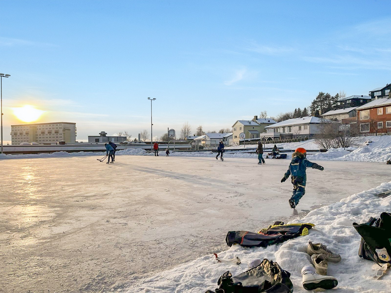 - Lillegrei skøytebane er populært på vinteren - Galleribilde