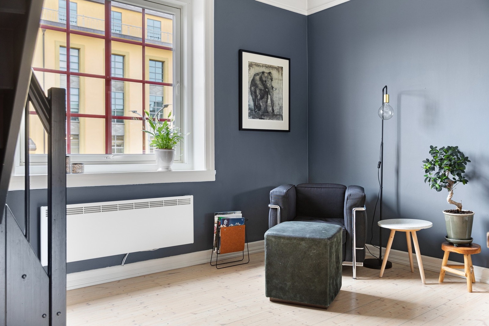 Alle vinduene i hovedetasjen var nye i 2018 og har brede vinduskarmer for planter og dekor. Galleribilde