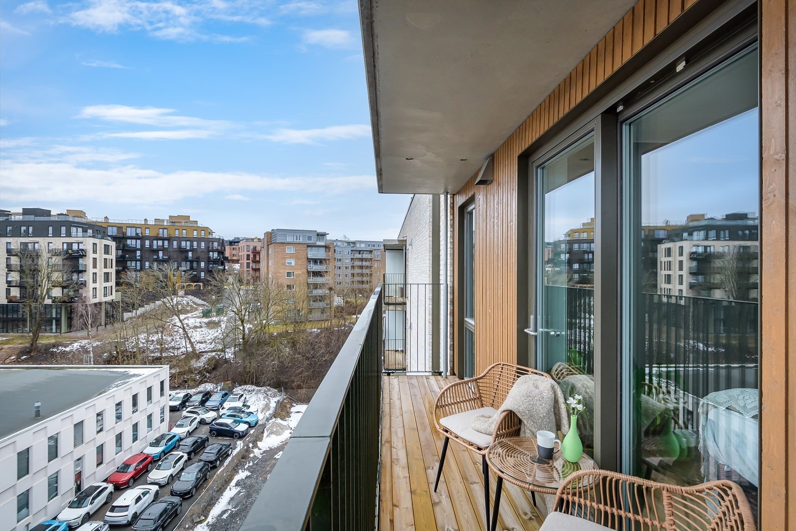 Balkong med utgang fra både kjøkken og hovedsoverom Galleribilde