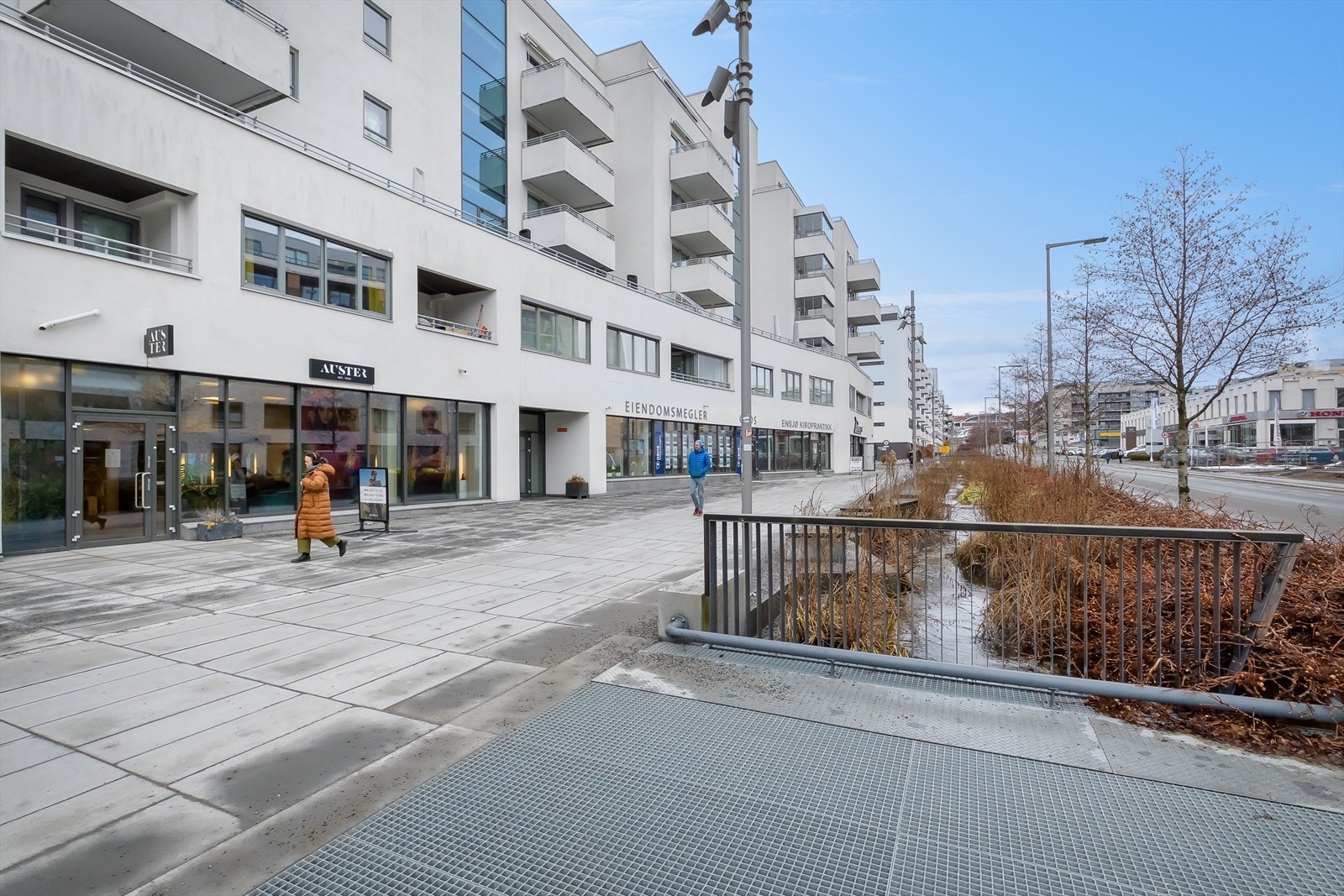 Her bor man sentralt med kort vei til kollektivtilbud, grøntområder og butikker Galleribilde