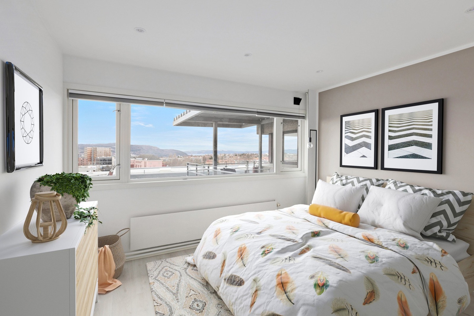 Stort, og pent soverom med god plass til stor seng og garderobe. (Bildet er digitalt møblert, og er ment for å illustrere muligheter på soverommet.) Galleribilde