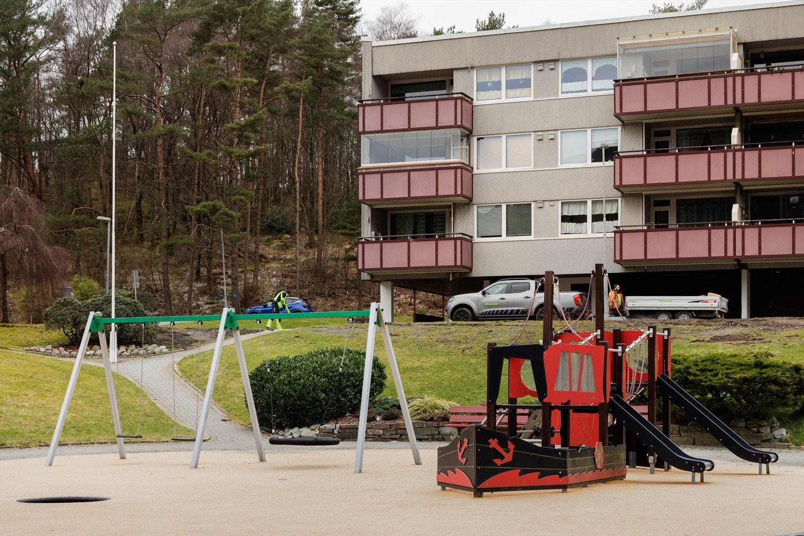 Veletablert borettslag. Fra boligen er det kort vei til "alt" av service tilbud! Galleribilde