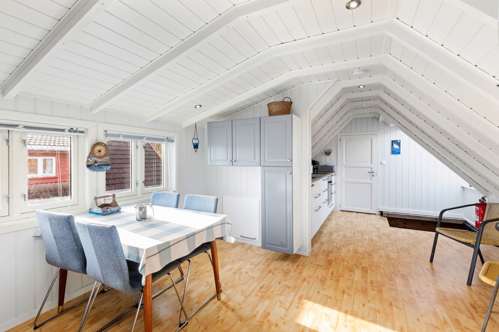 Innredet loft med spiseplass Galleribilde