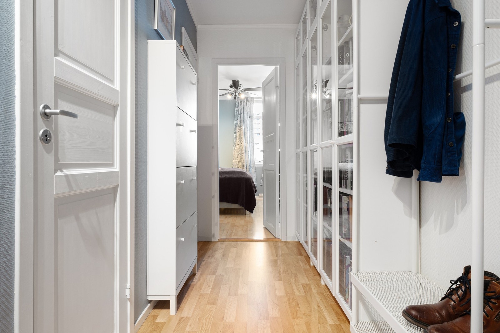 Gangen har godt med plass for etablering av garderobeskap. Galleribilde