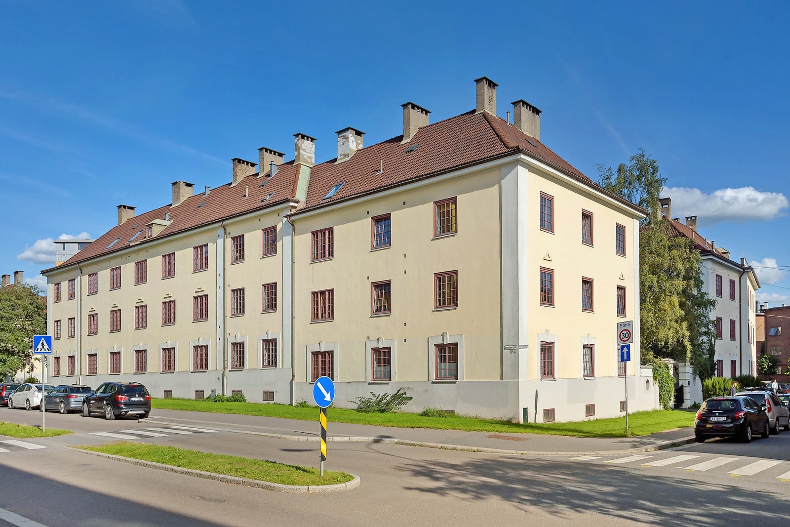 Populært klassisk kvartal på Bjølsen med Nord bakeri, nabolagsrestauranten Mat Mer, Tiffanys og Mysterud i nærområdet. Galleribilde