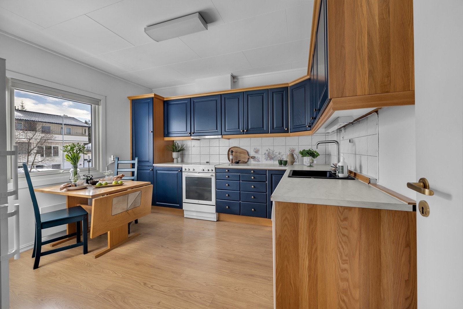 Kjøkkenet er et eget rom på ca. 11,5m2 Galleribilde