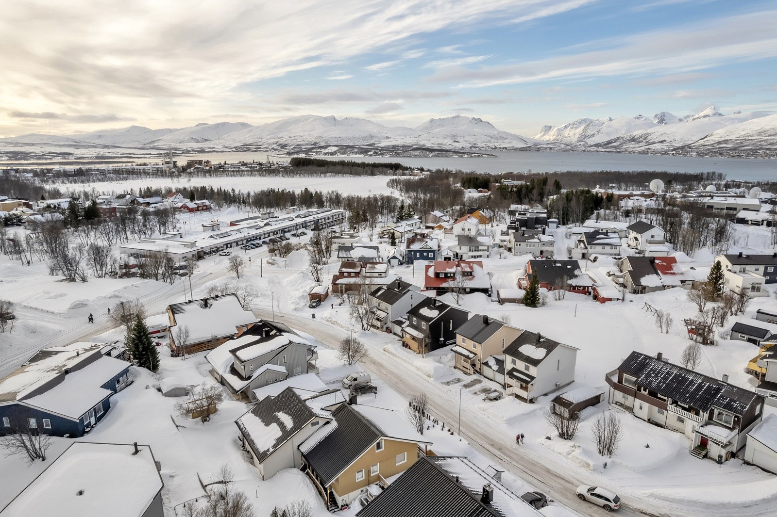 Grimsbyvegen ligger sentralt plassert i et av Tromsøs mest attraktive boligområder, Prestvannet / Charlottenlund Galleribilde