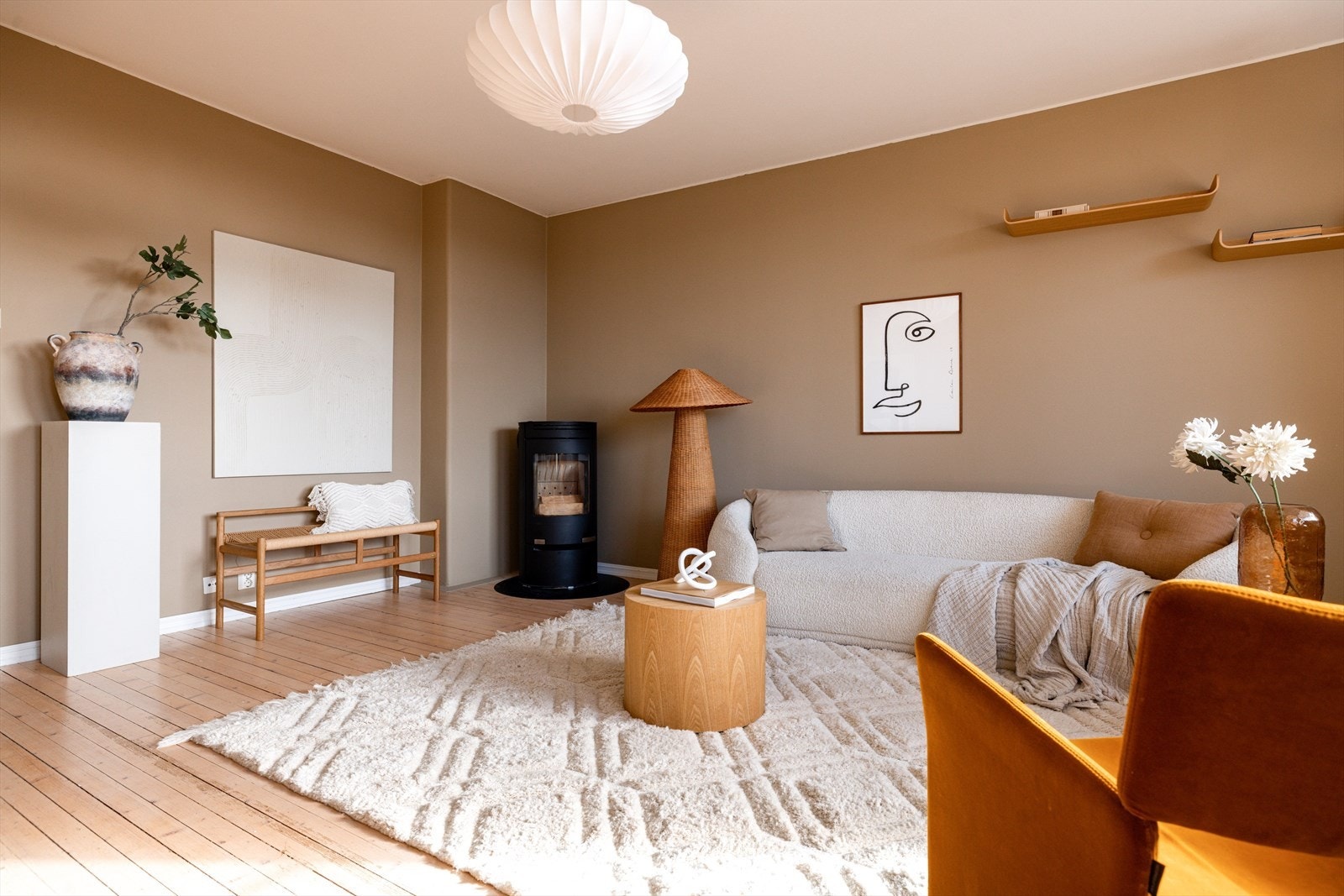 Her er det plass til sofa og spisebord Galleribilde
