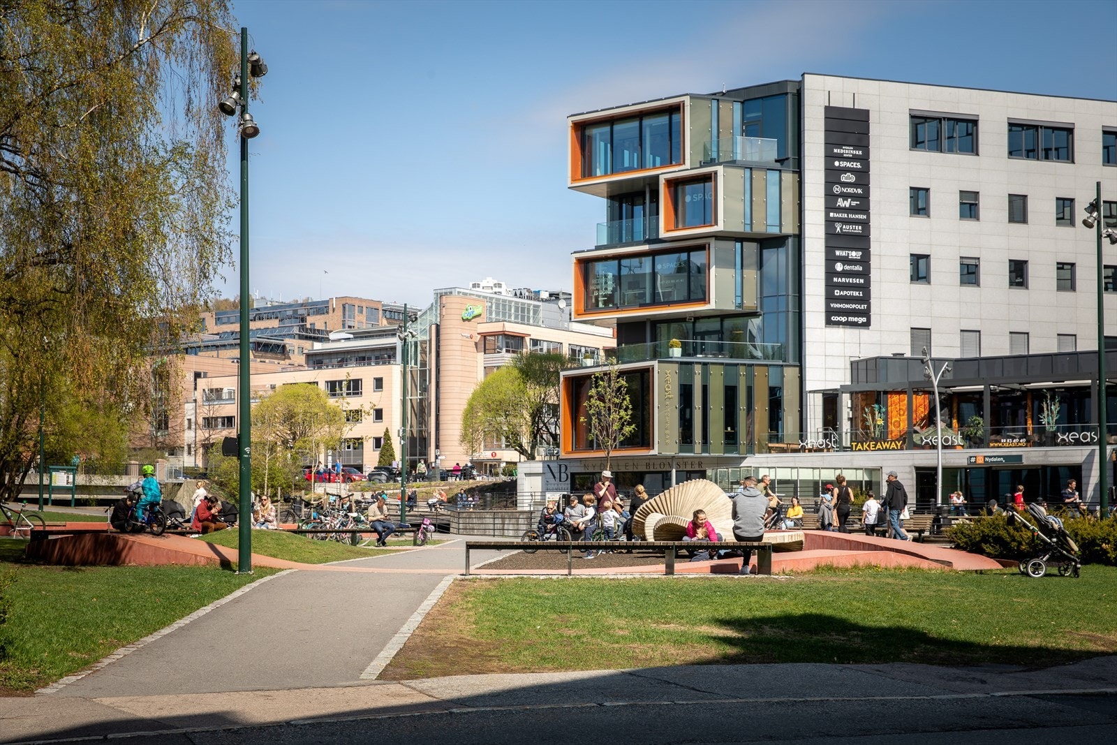 Det er kun få minutters gange til Nydalen med handelshøyskolen BI, restauranter og butikker Galleribilde