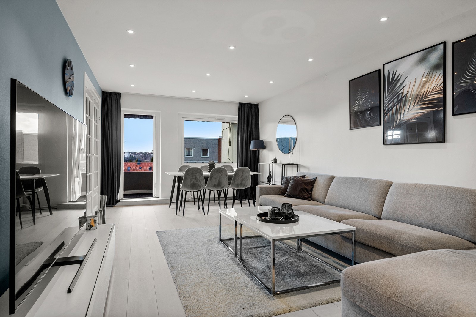 Det er utstrakt bruk av downlights i himlingen. Galleribilde