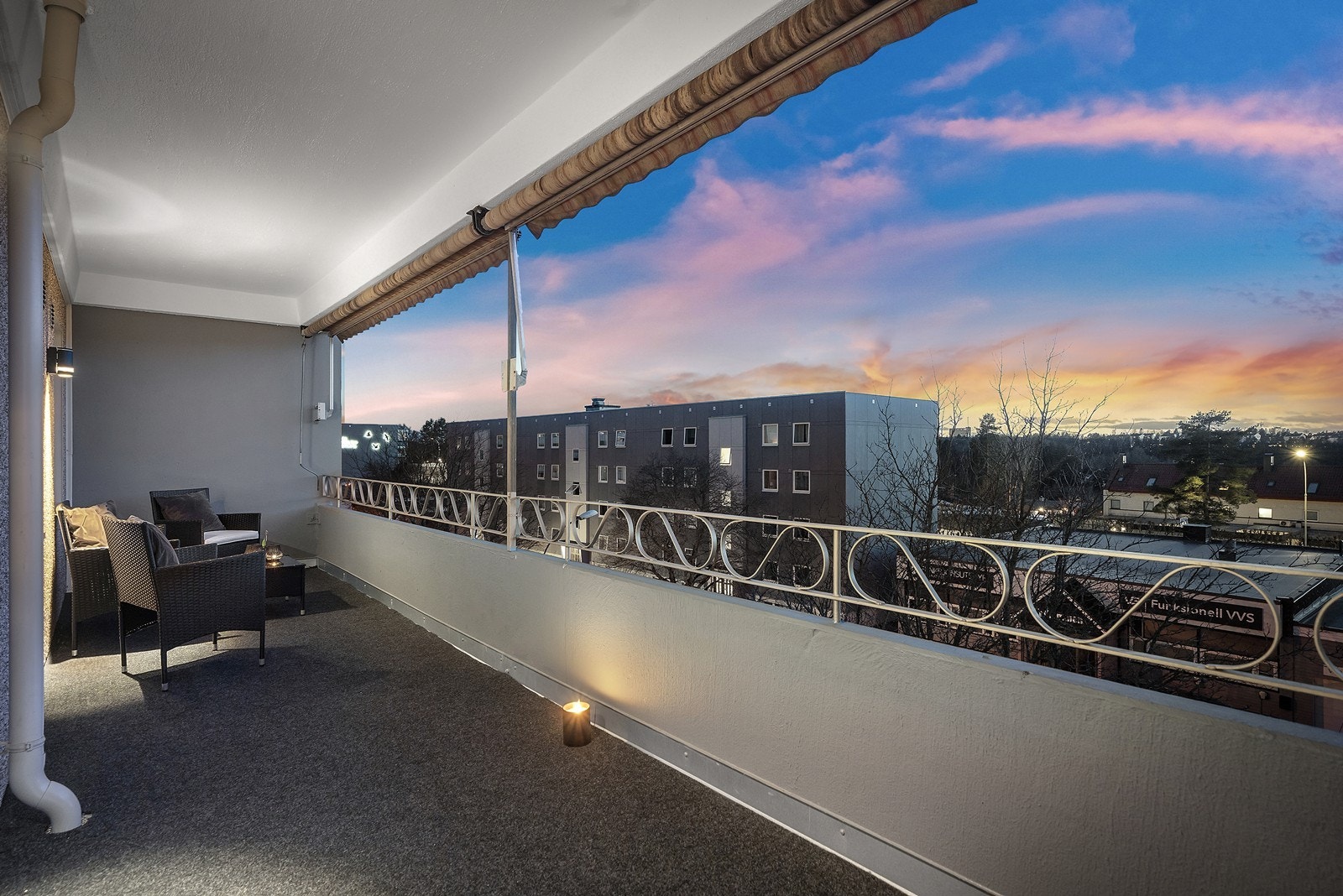 Balkongen oppleves som skjermet og med lite innsyn. Galleribilde