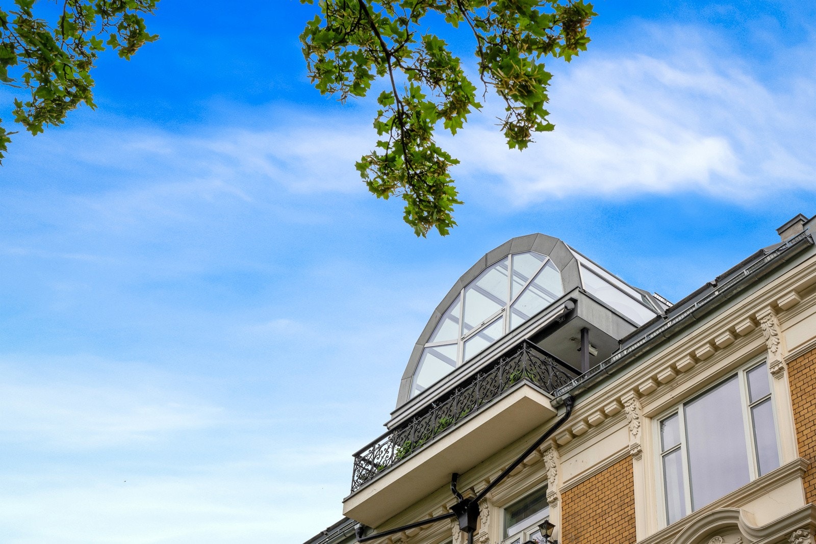 Glasskuppelen har nyere selvrensende vinduer og er utstyrt med UV-filter. Galleribilde