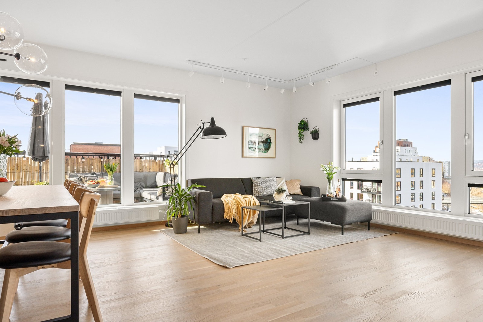 God plass til en hjørnesofa en større sofagruppe med flere sofaer om ønskelig Galleribilde
