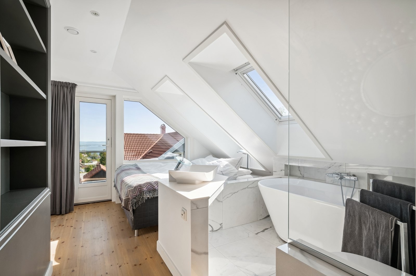 Gjeste suite. Galleribilde