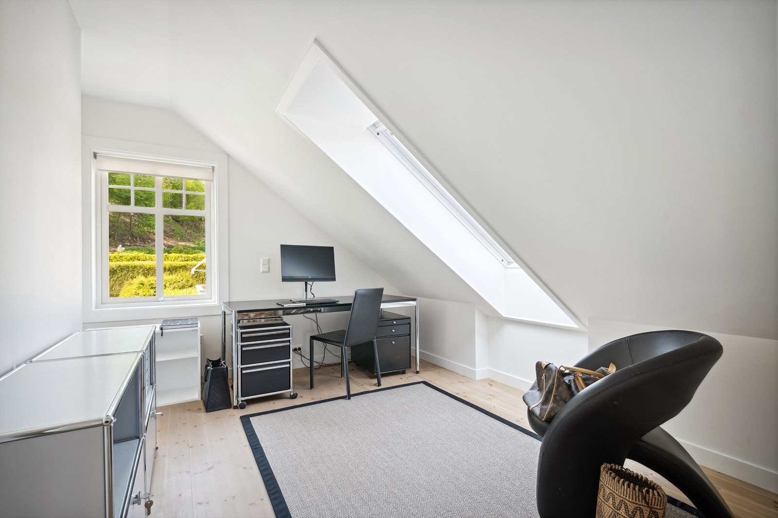Soverom som i tillegg kan benyttes som hjemmekontor. Galleribilde