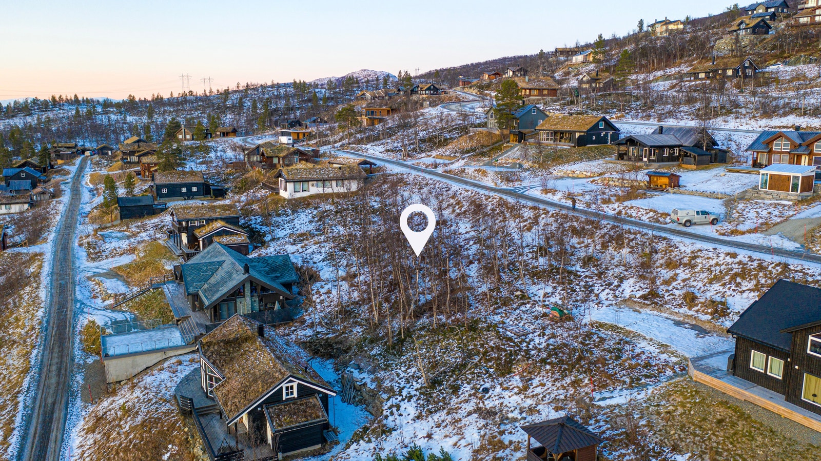 Tomta måler 715 kvm. Galleribilde