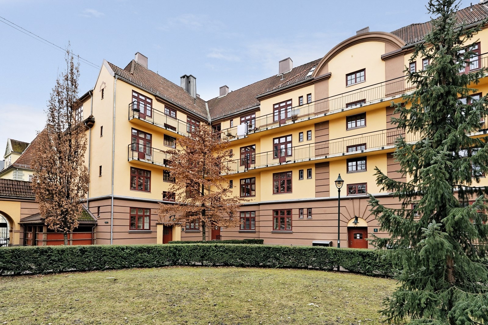 Bakgård Galleribilde
