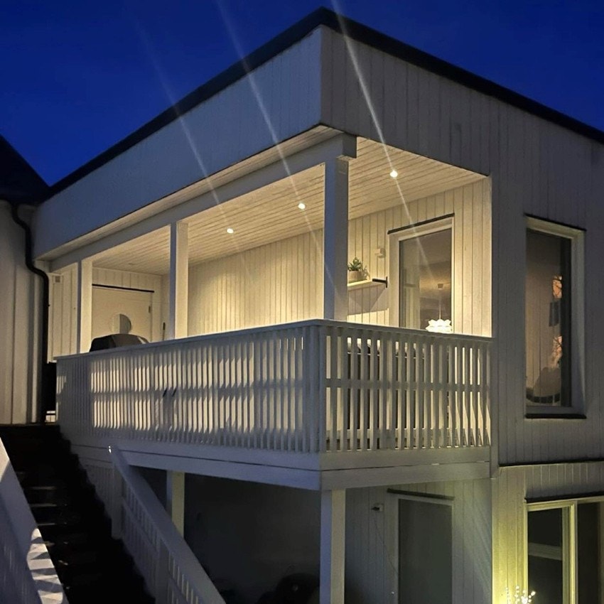 Kveldsbilde tatt av selger. Galleribilde