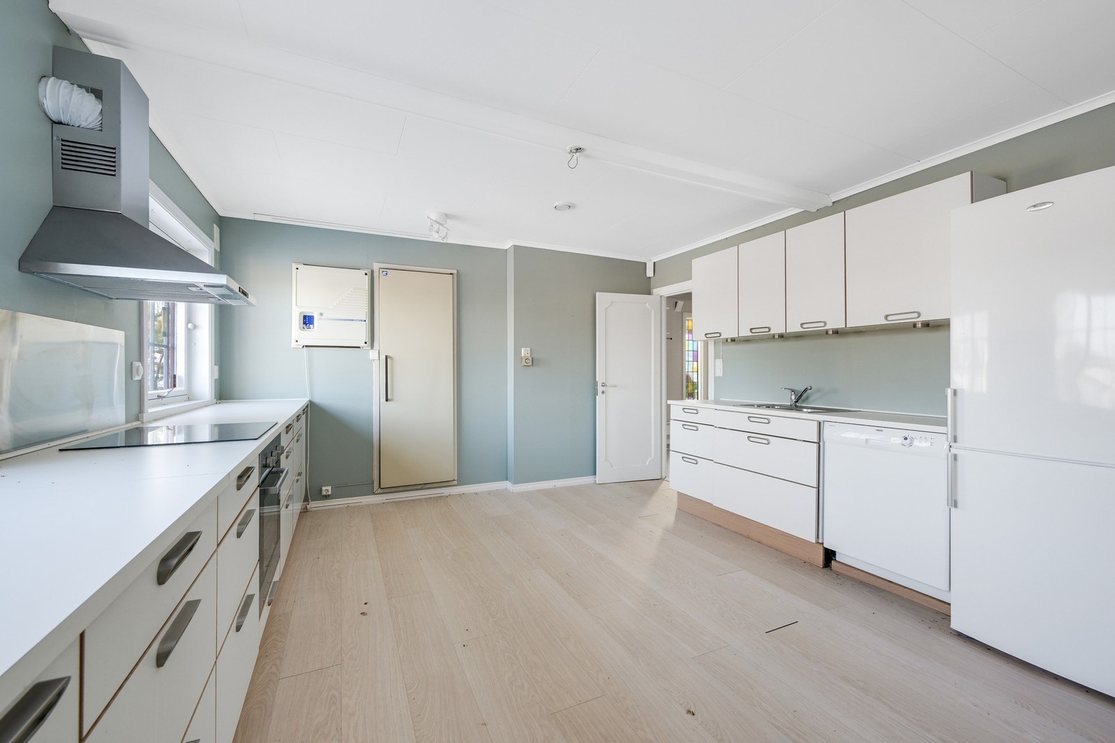 Stort kjøkken. Galleribilde