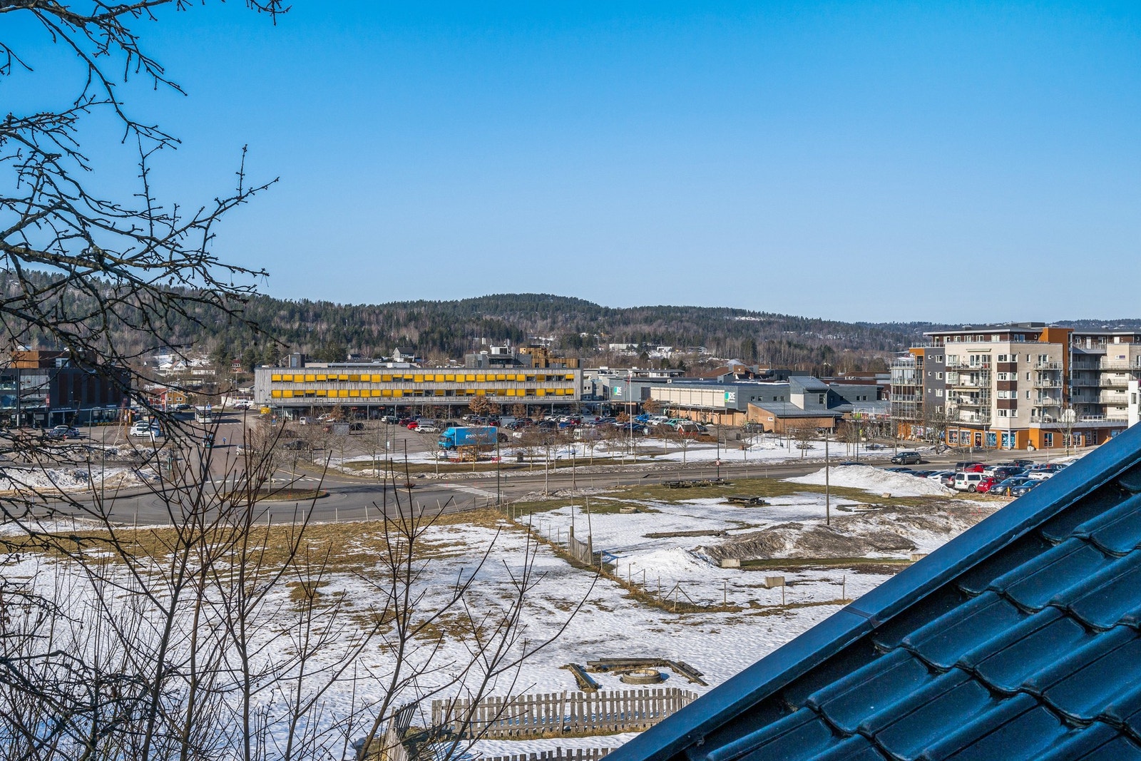 Fint utsikt over Revetal sentrum. Galleribilde