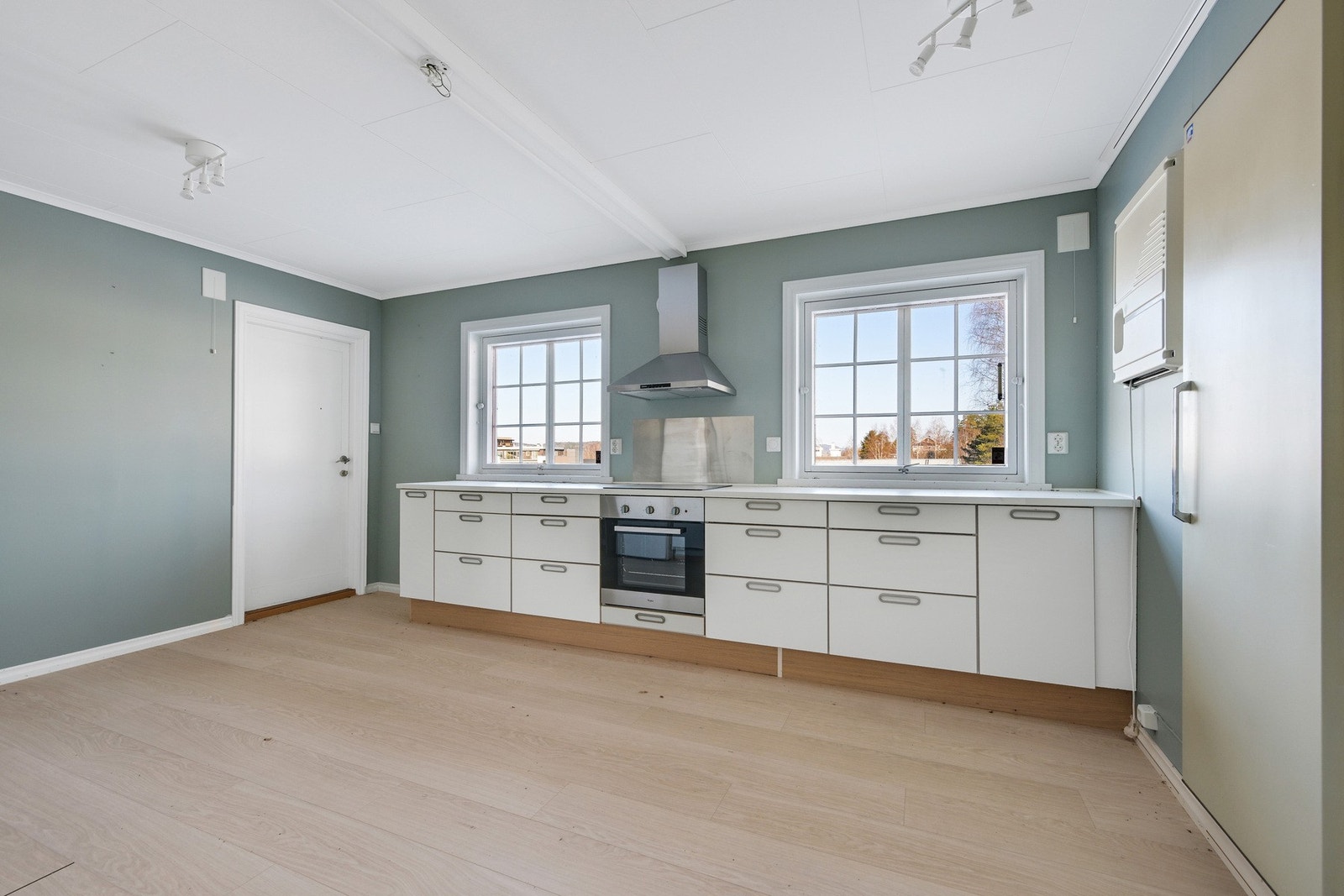 Stort kjøkken. Galleribilde