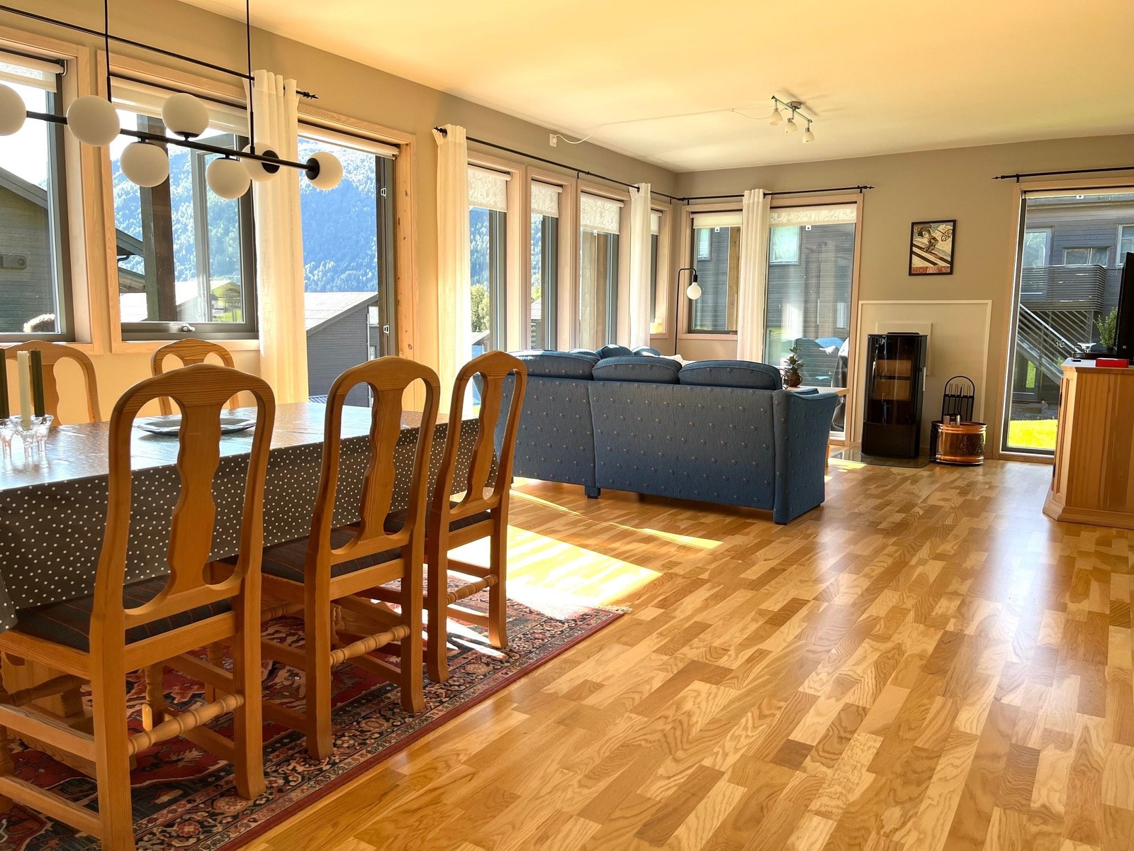 Lys og trivelig stue Galleribilde