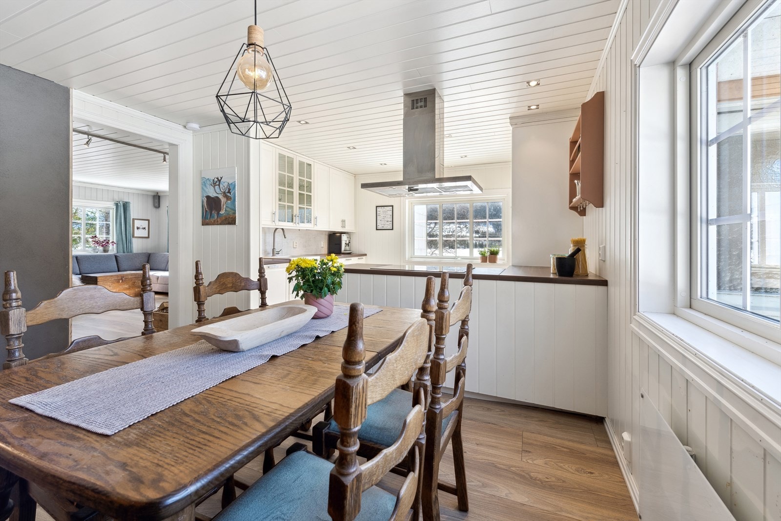 Velkommen til Ålmannvegen 28 i Hol. Galleribilde