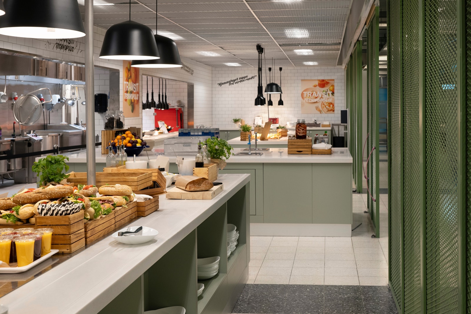 Transit, kantine i 1. etasje i Terminalbygget Galleribilde