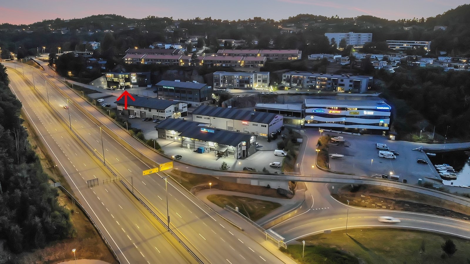 Dronebilde over Narviga Galleribilde