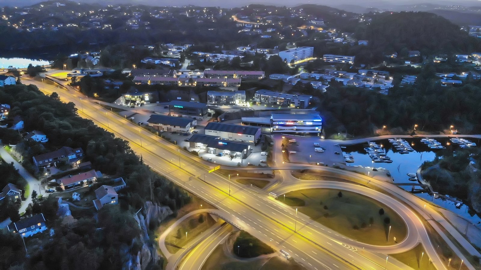 Dronebilde over Narviga Galleribilde