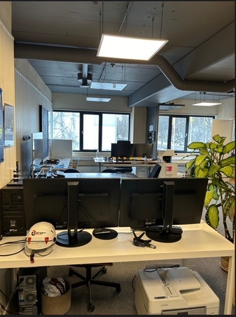 Kontor 207, åpent landskap Galleribilde