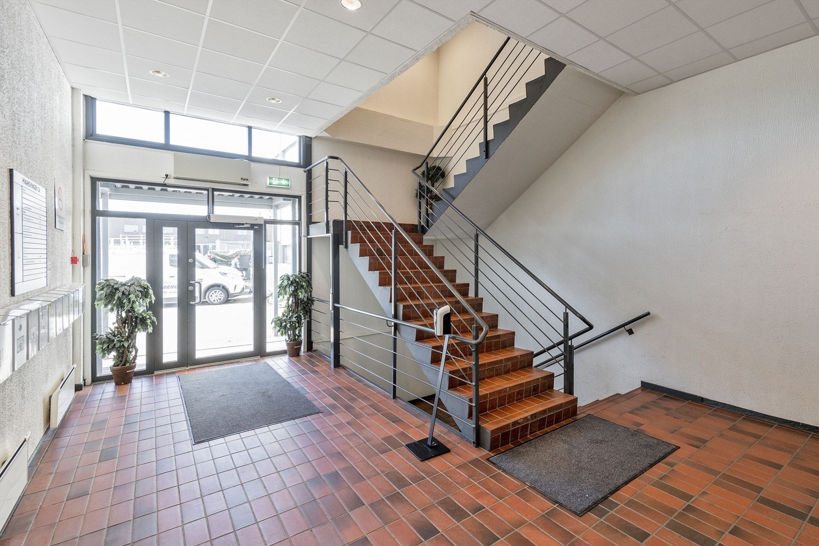 Inngang.jpg Galleribilde