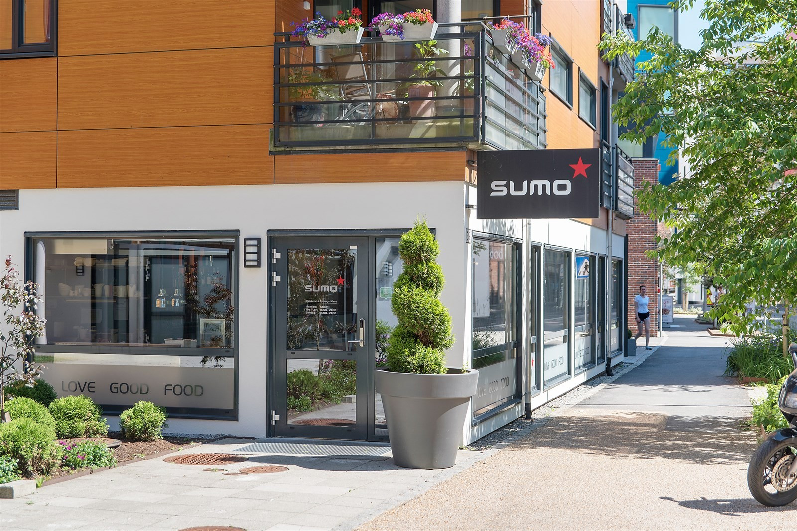 Sumo Damsgård ligger rett over gaten fra lokalene