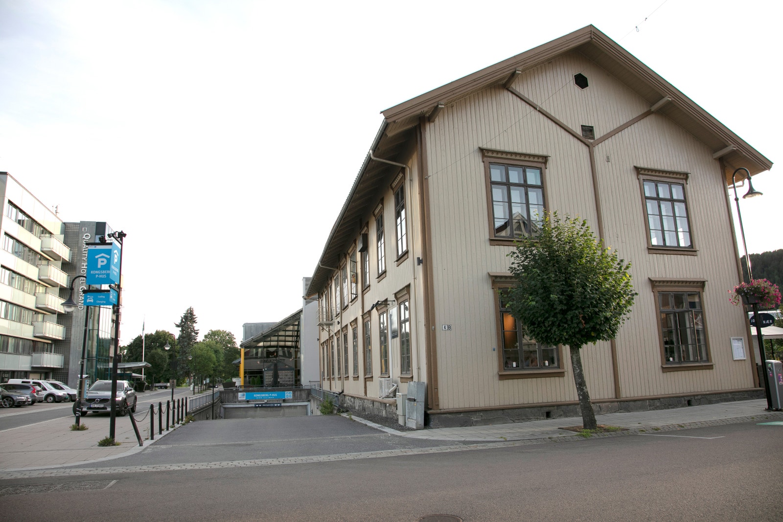 "Skolebygget" Nymoens Torg 4B Galleribilde