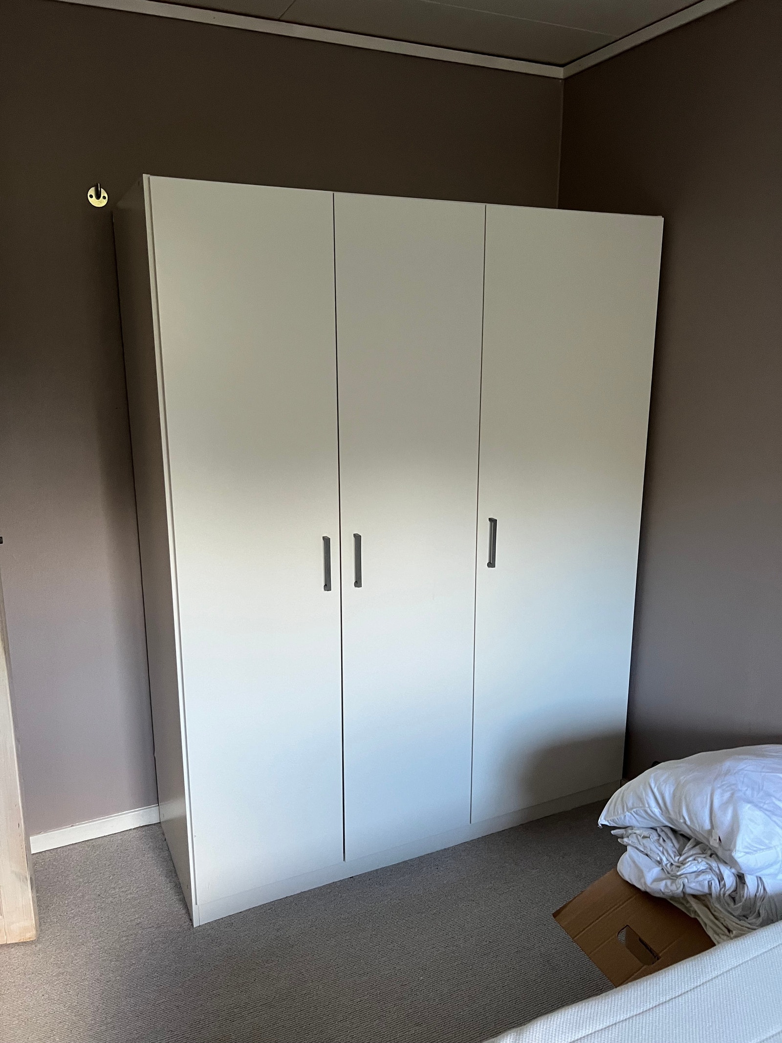 garderobe sov Galleribilde