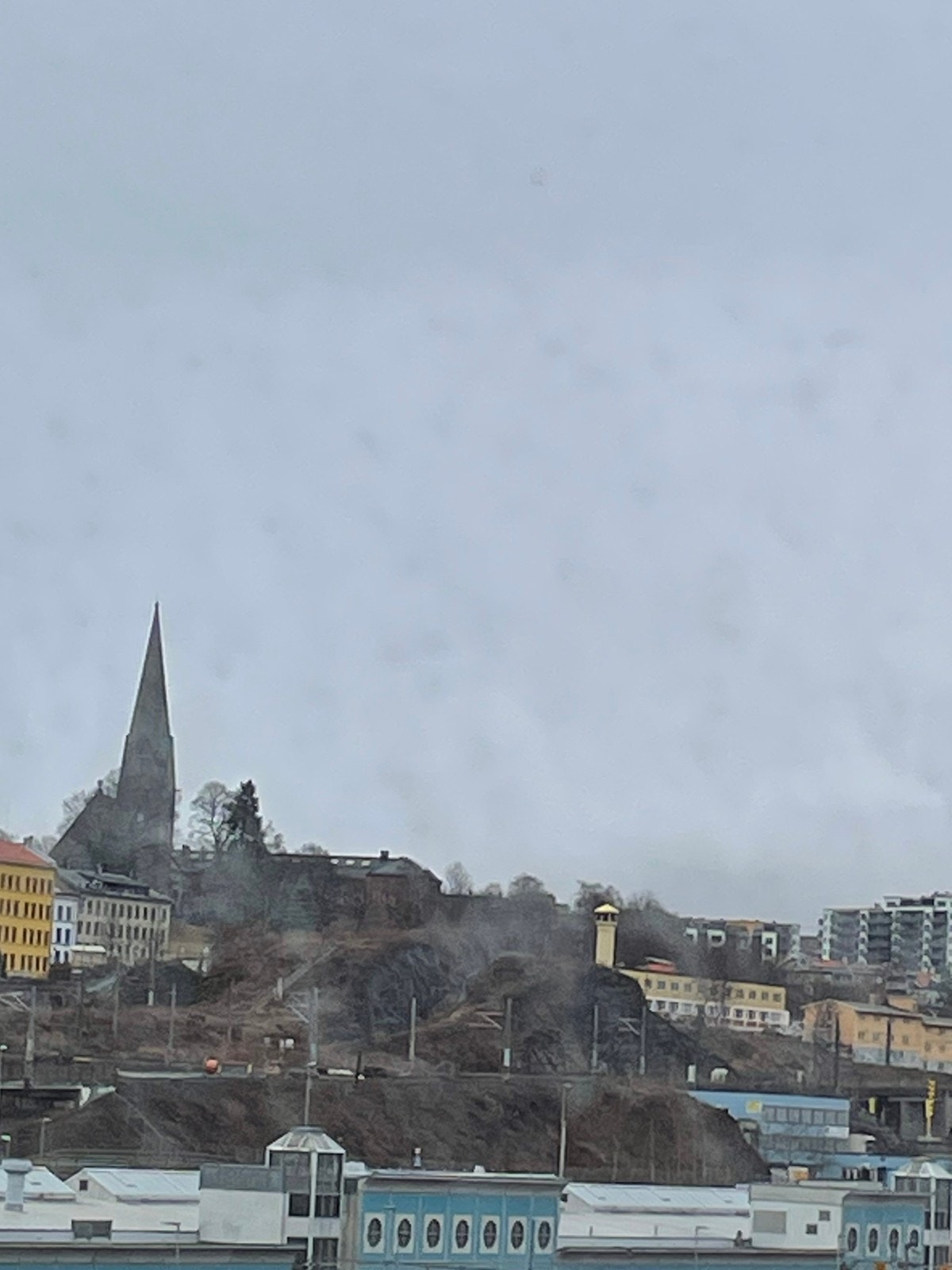 Utsikt fra soverom 2. Vålerenga kirke. Galleribilde