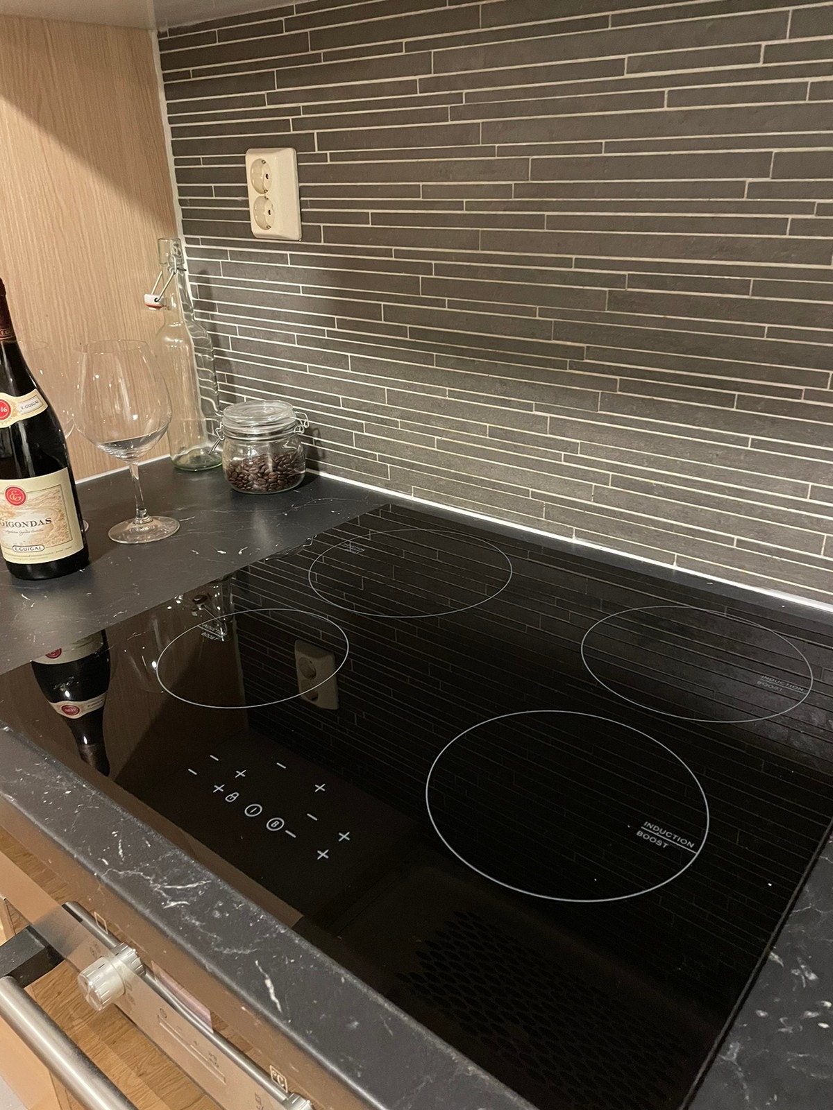 Ny induksjon platetopp Galleribilde