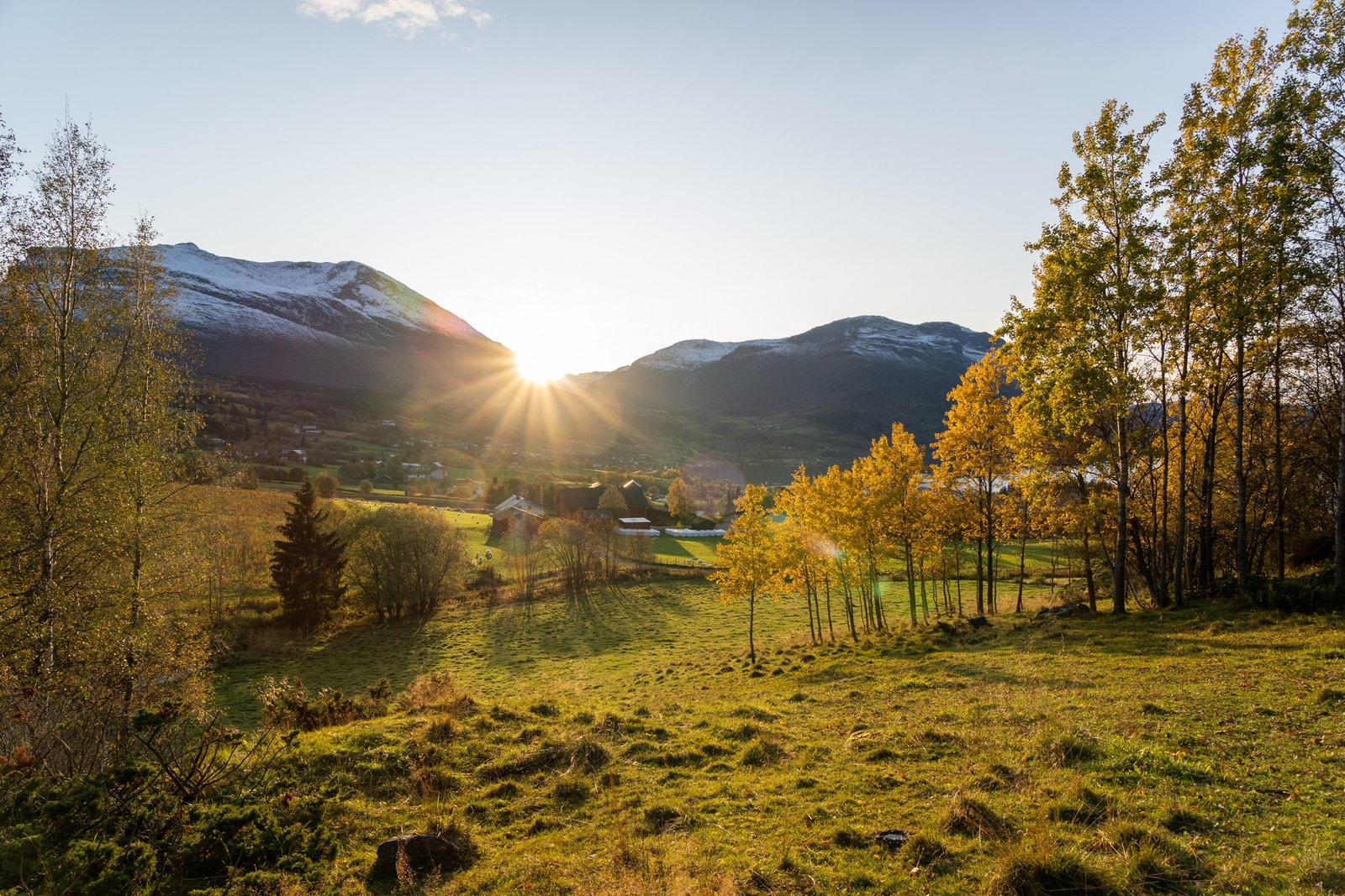 I Klukkargrende bur du tett på kulturlandskapet og fjella Galleribilde