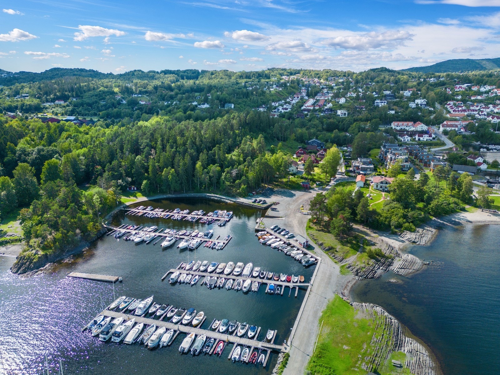 75 meter fra havn, strand og bad Galleribilde