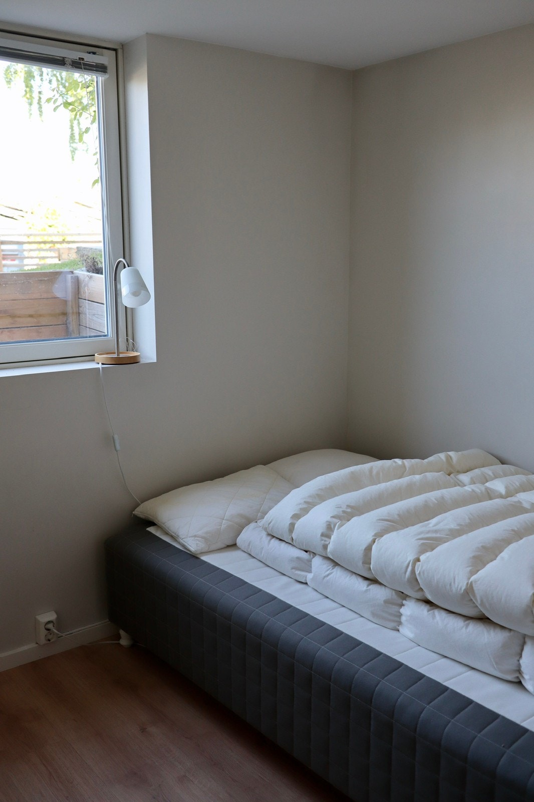 Soverom med seng på 120 cm. Galleribilde