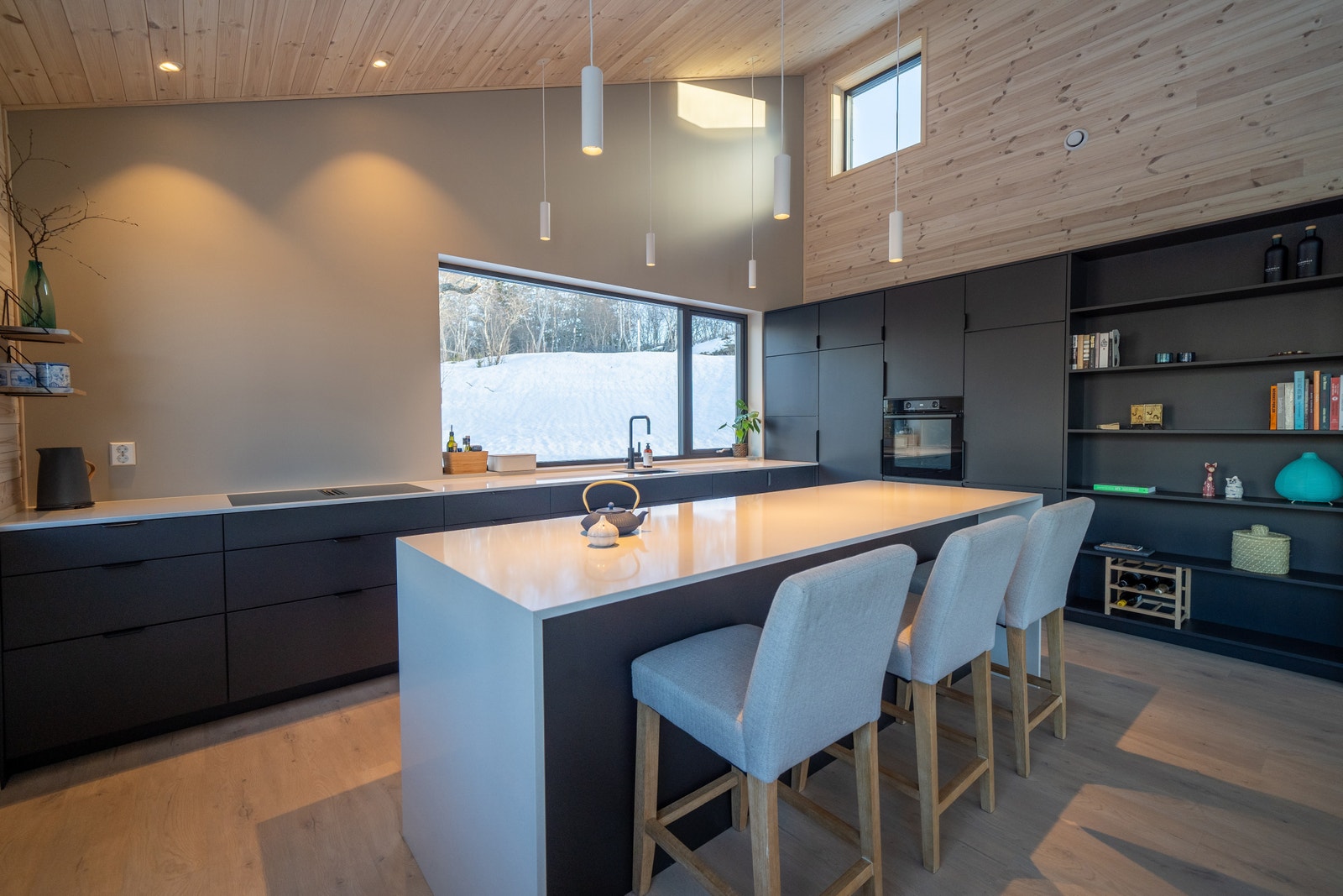 Kjøken i tilsvarande bustad, med oppgradert utførelse Galleribilde