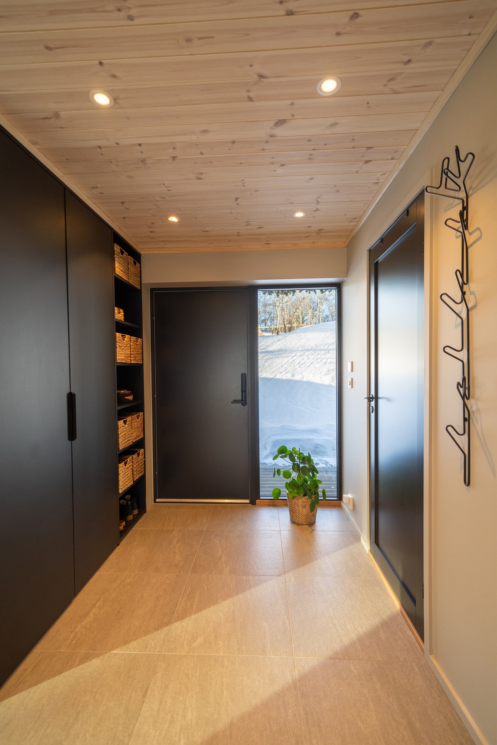 Entré i tilsvarande bustad Galleribilde