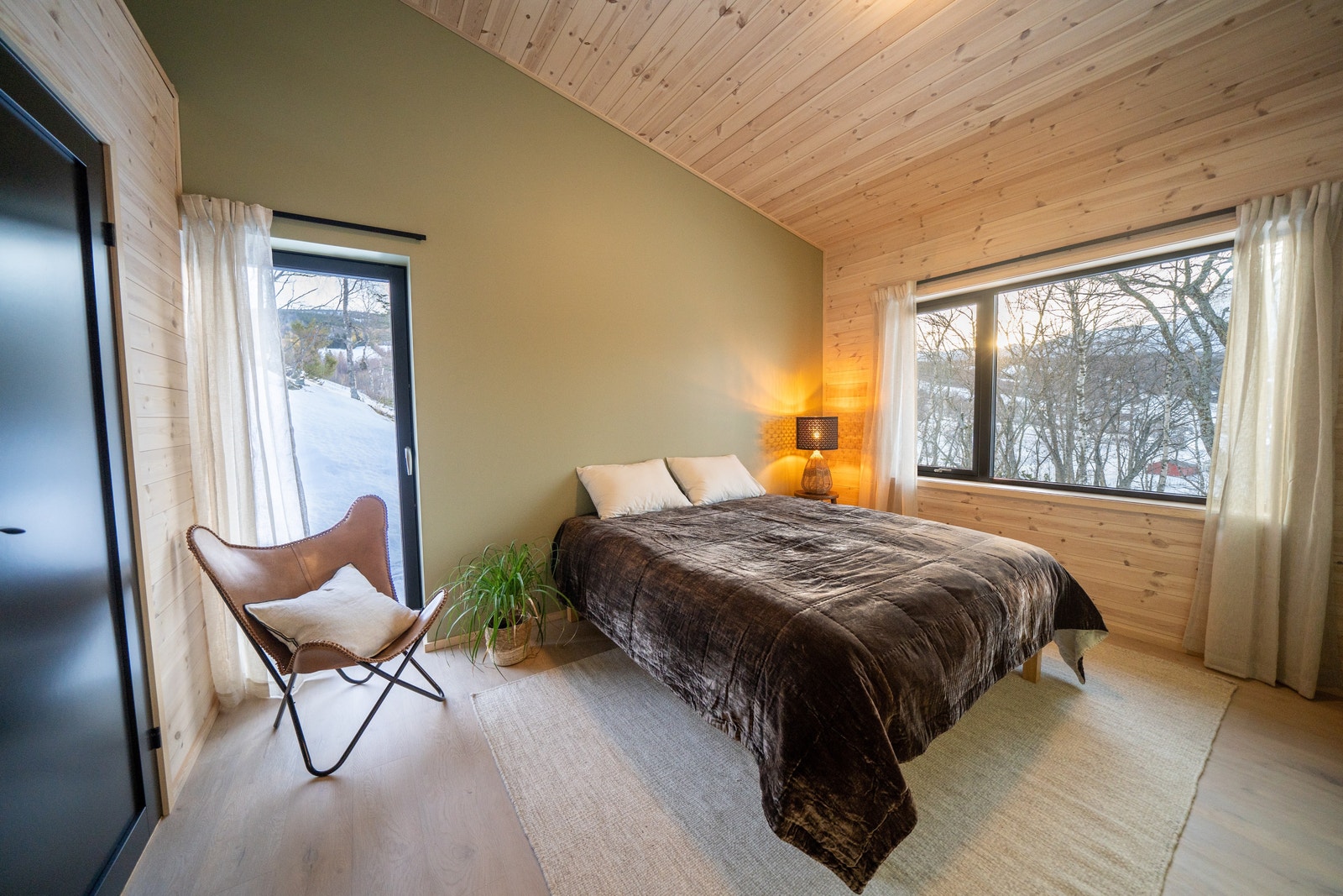 Hovudsoverom i tilsvarande bustad Galleribilde