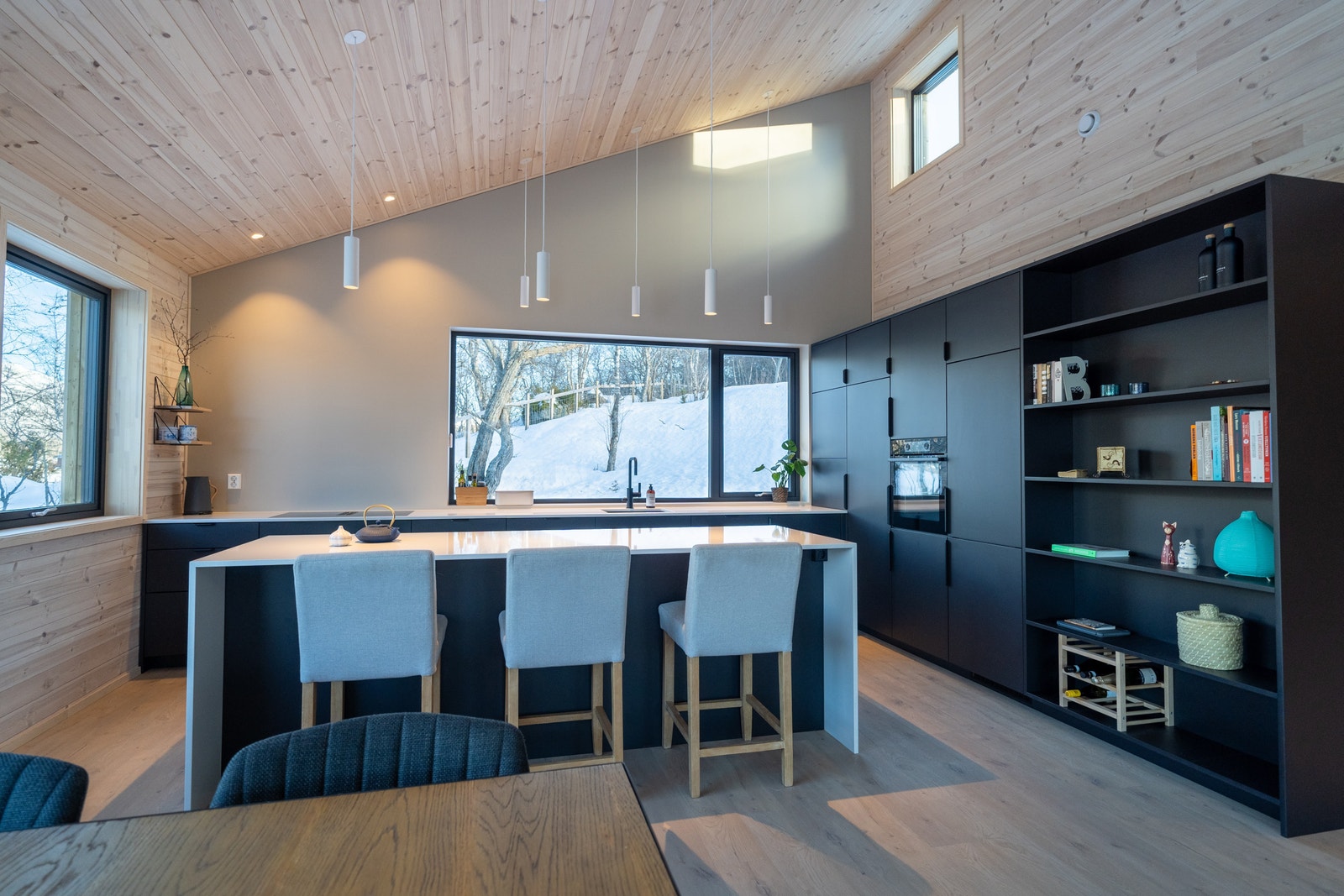 Kjøken i tilsvarande bustad, med oppgradert utførelse Galleribilde